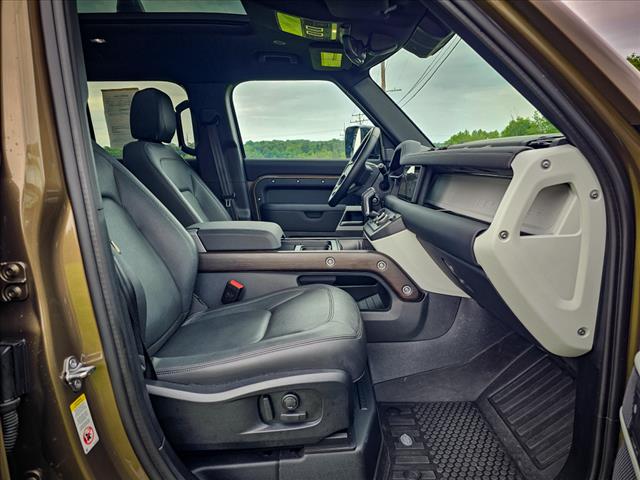 2024 Land Rover Defender 110 P300 S