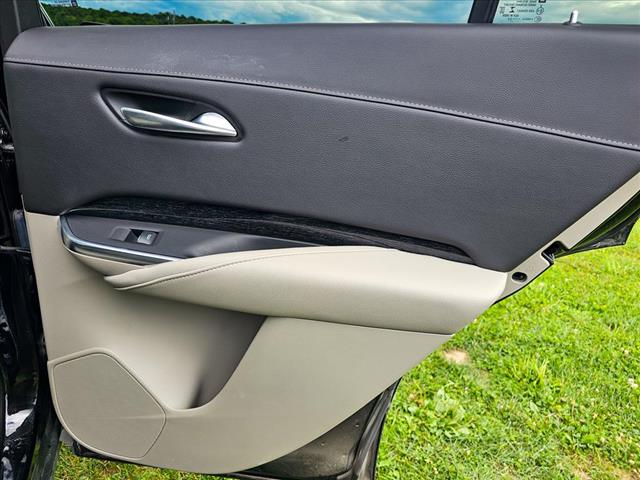 2022 Cadillac XT4 Premium Luxury