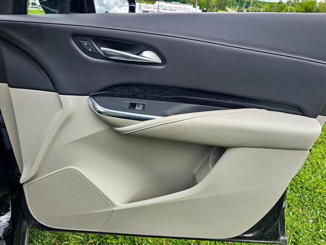 2022 Cadillac XT4 Premium Luxury