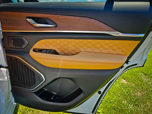2024 Jeep Grand Cherokee Summit