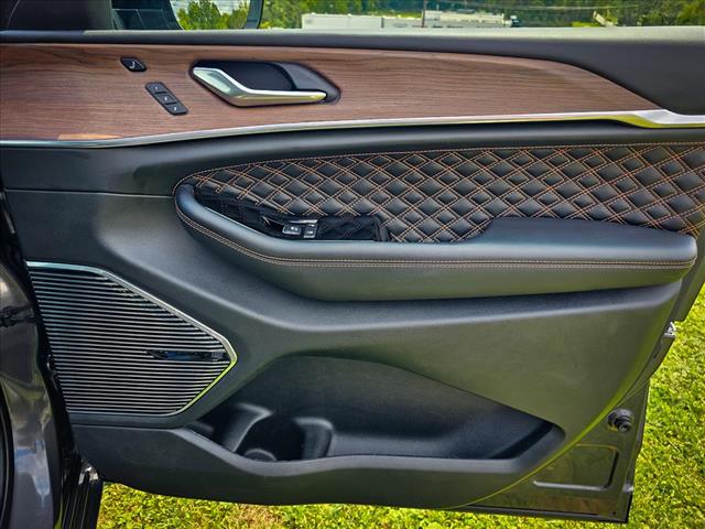 2022 Jeep Grand Cherokee Summit