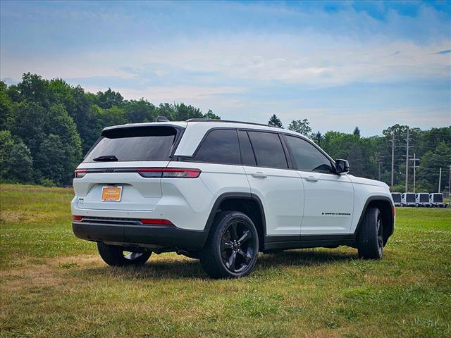 2022 Jeep Grand Cherokee Altitude