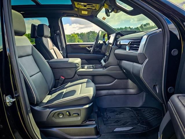 2025 GMC Yukon Elevation