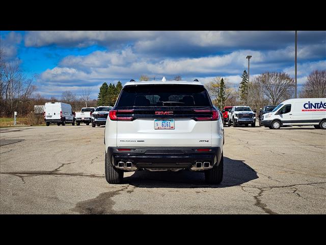 2025 GMC Acadia AT4