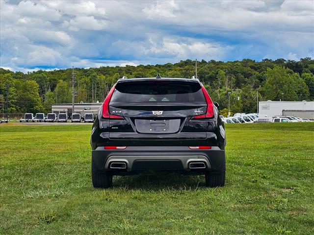 2022 Cadillac XT4 Premium Luxury