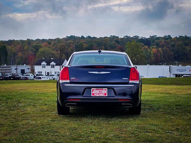 2016 Chrysler 300 LTD