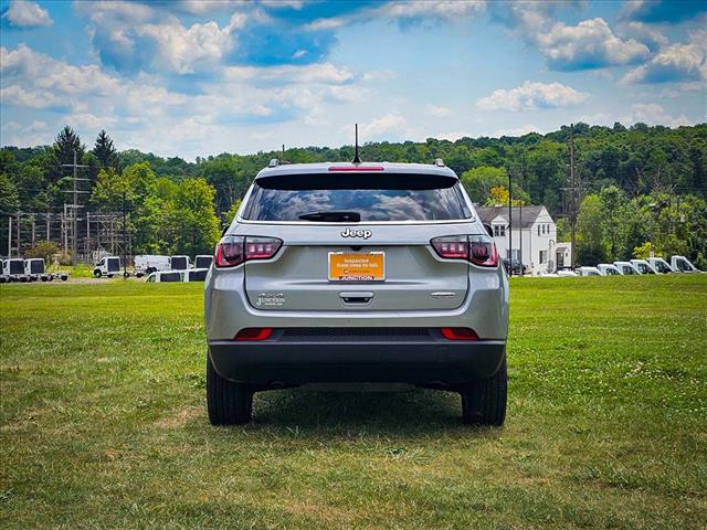 2023 Jeep Compass Latitude Lux