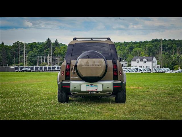 2024 Land Rover Defender 110 P300 S