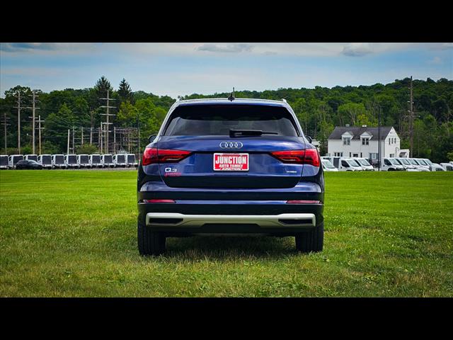 2022 Audi Q3 quattro Premium 40 TFSI