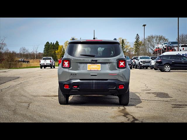 2023 Jeep Renegade Trailhawk