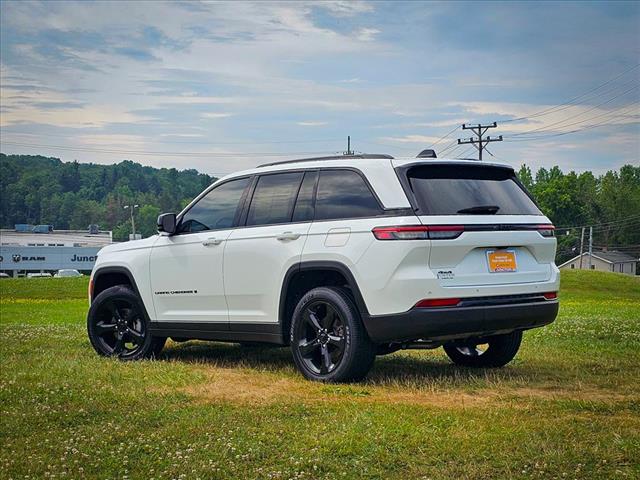 2022 Jeep Grand Cherokee Altitude