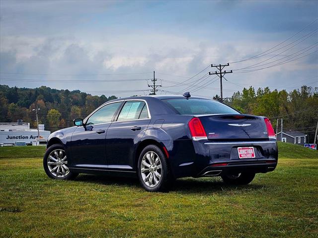 2016 Chrysler 300 LTD