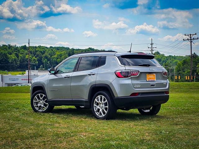 2023 Jeep Compass Latitude Lux