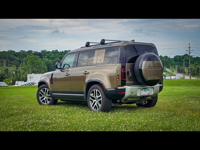 2024 Land Rover Defender 110 P300 S