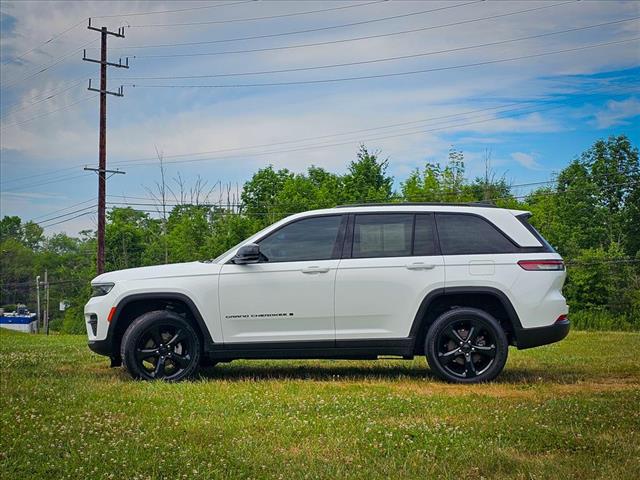 2022 Jeep Grand Cherokee Altitude