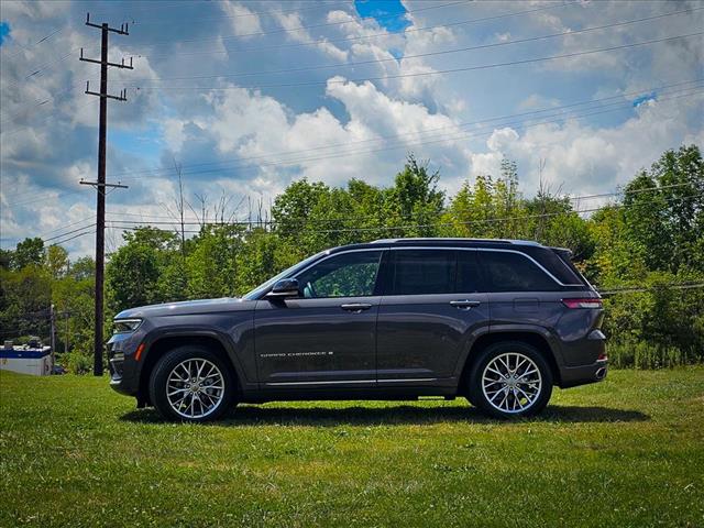 2022 Jeep Grand Cherokee Summit