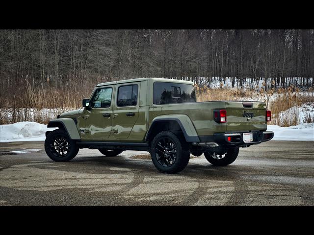 2025 Jeep Gladiator NightHawk
