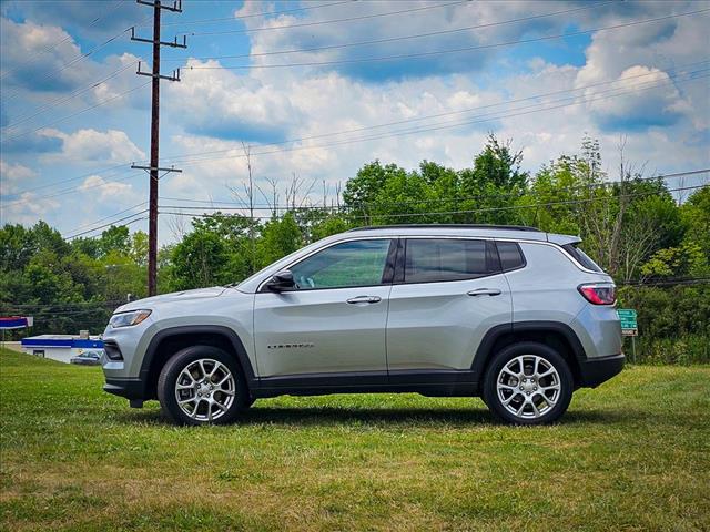 2023 Jeep Compass Latitude Lux