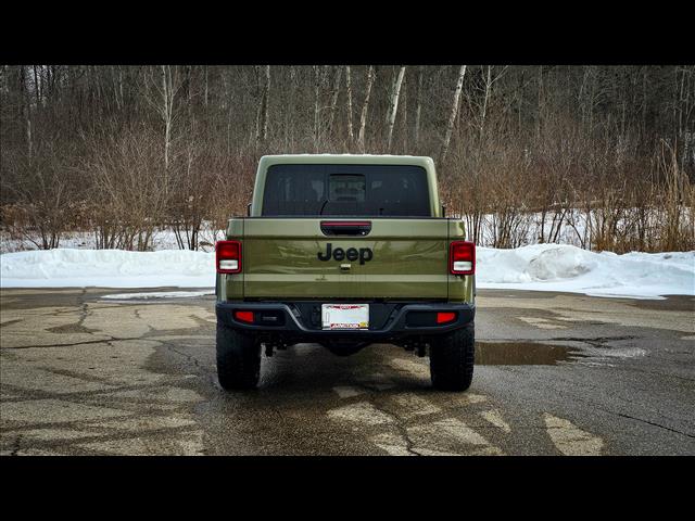 2025 Jeep Gladiator NightHawk
