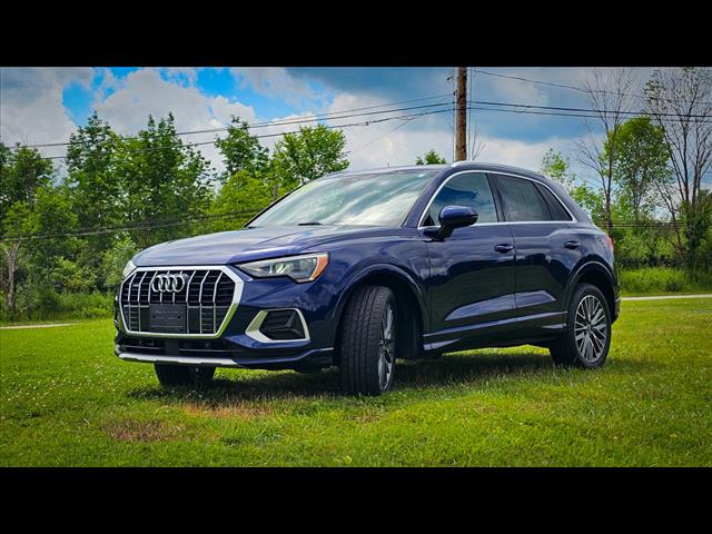 2022 Audi Q3 quattro Premium 40 TFSI