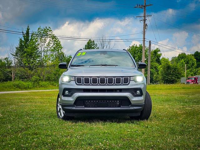 2023 Jeep Compass Latitude Lux