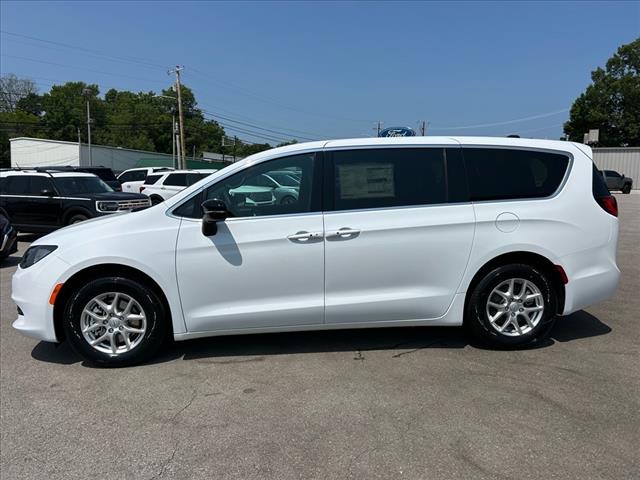 2025 Chrysler Voyager LX