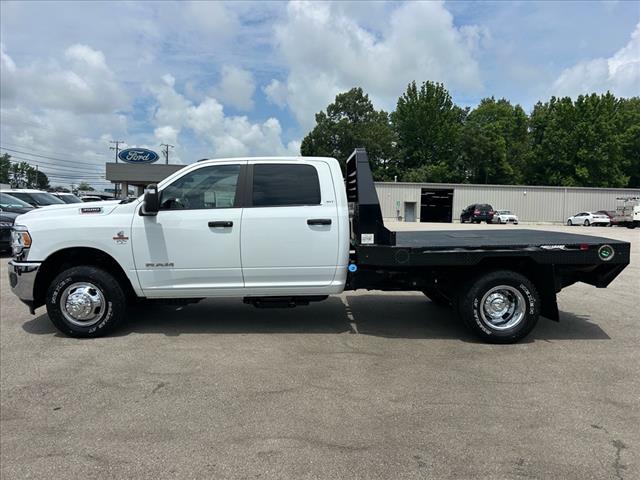 2024 RAM 3500 SLT Cab & Chassis 4x4 DRW