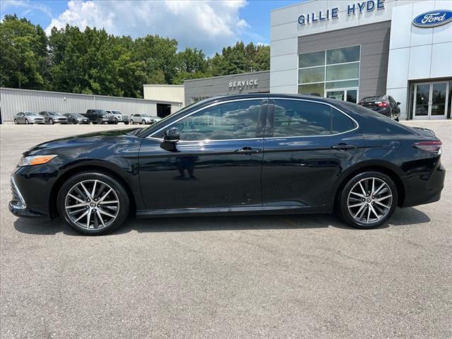 2022 Toyota Camry Hybrid XLE