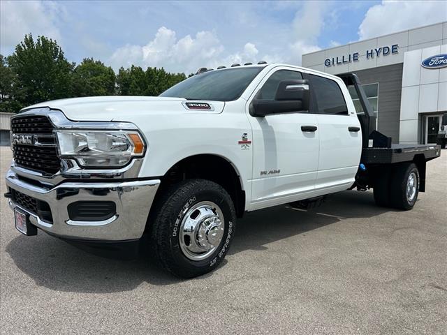 2024 RAM 3500 SLT Cab & Chassis 4x4 DRW