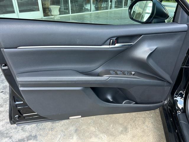 2022 Toyota Camry Hybrid XLE