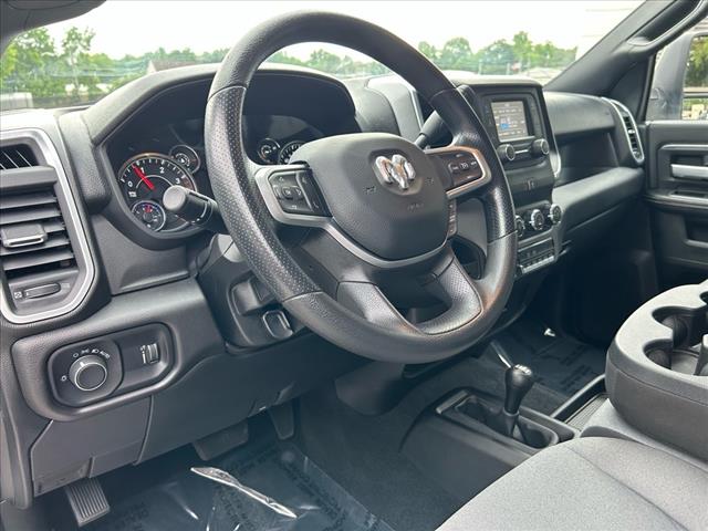 2024 RAM 3500 SLT Cab & Chassis 4x4 DRW