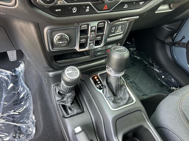 2025 Jeep Gladiator NightHawk