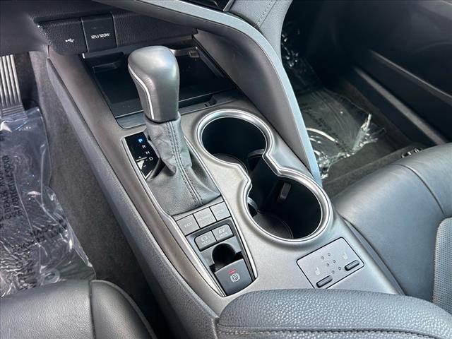 2022 Toyota Camry Hybrid XLE