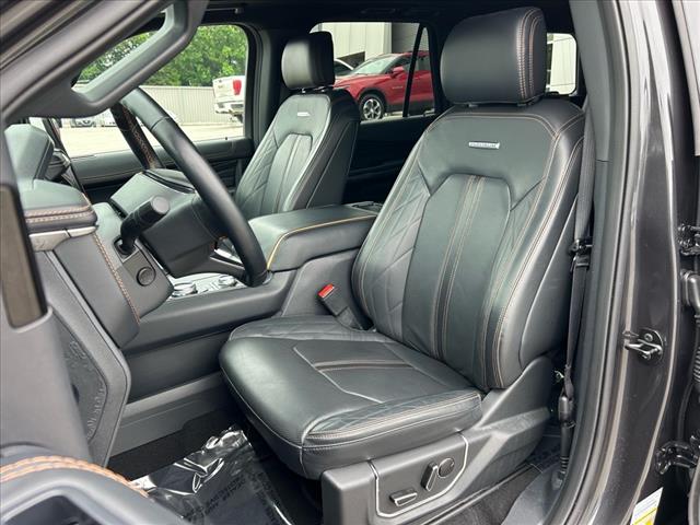 2023 Ford Expedition Platinum 4x4 w/EcoBoost