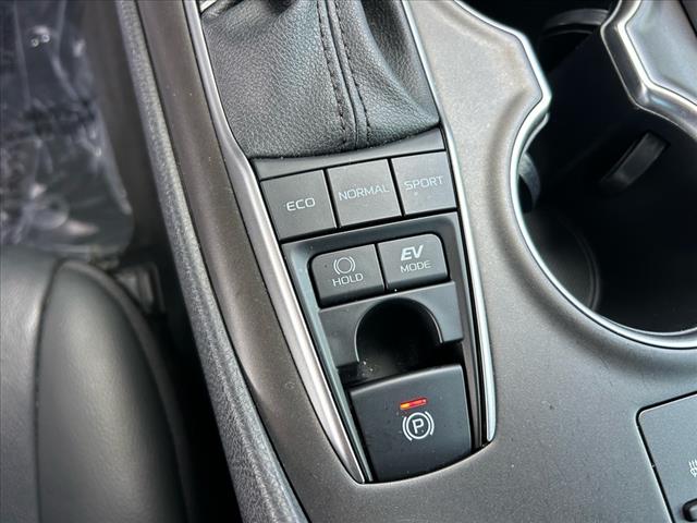 2022 Toyota Camry Hybrid XLE