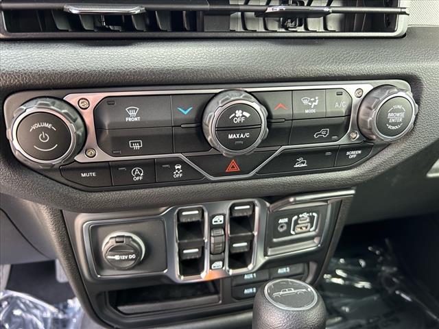 2025 Jeep Gladiator NightHawk