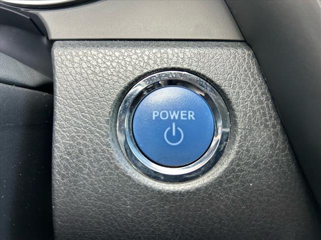 2022 Toyota Camry Hybrid XLE