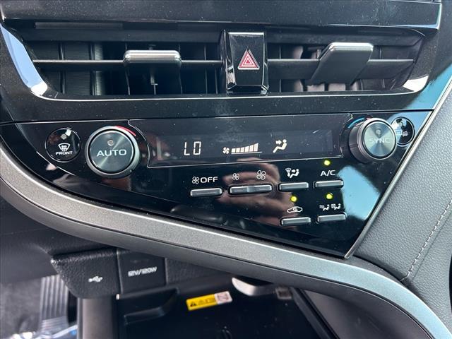 2022 Toyota Camry Hybrid XLE