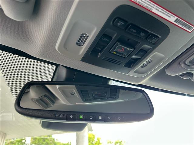 2022 Toyota Camry Hybrid XLE
