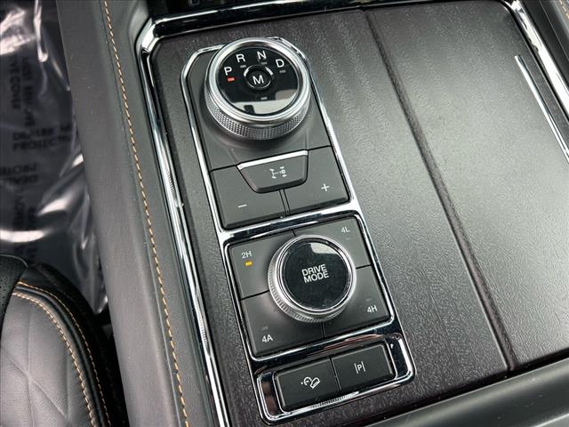 2023 Ford Expedition Platinum 4x4 w/EcoBoost