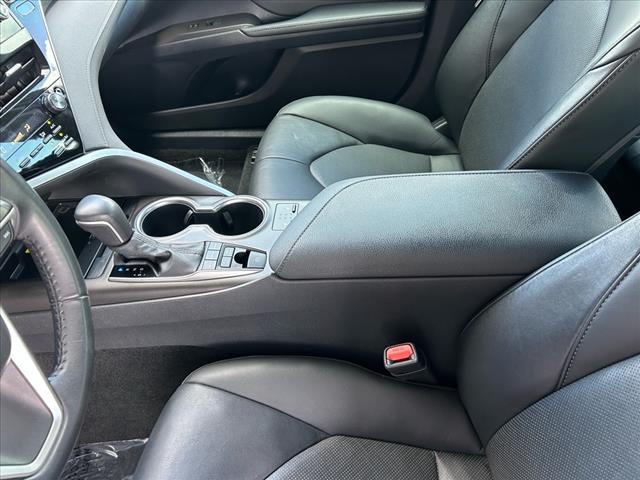 2022 Toyota Camry Hybrid XLE