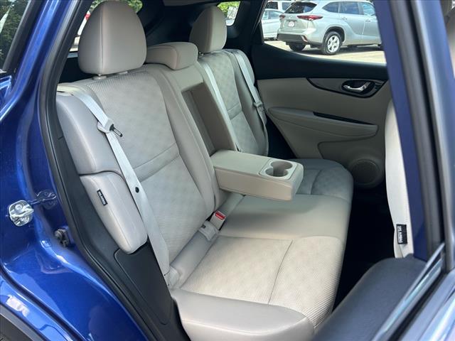 2022 Nissan Rogue Sport SV