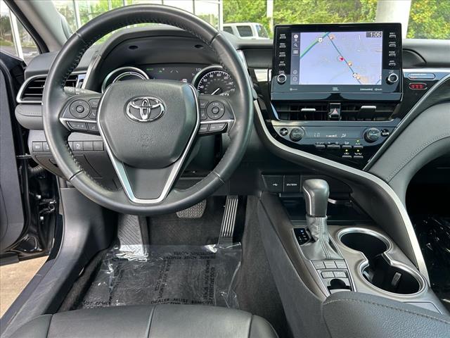 2022 Toyota Camry Hybrid XLE