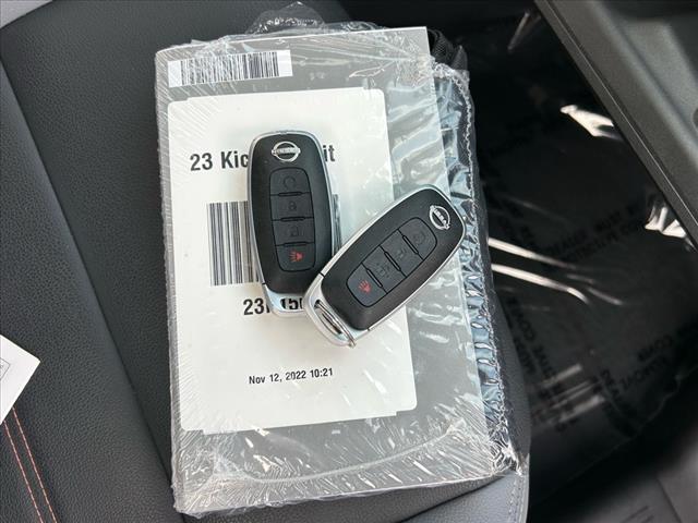 2023 Nissan Kicks SR