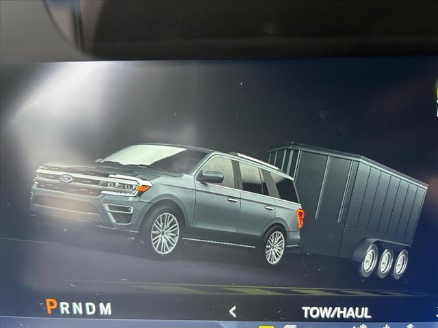2023 Ford Expedition Platinum 4x4 w/EcoBoost