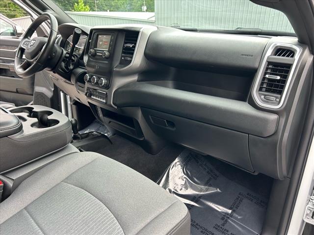 2024 RAM 3500 SLT Cab & Chassis 4x4 DRW