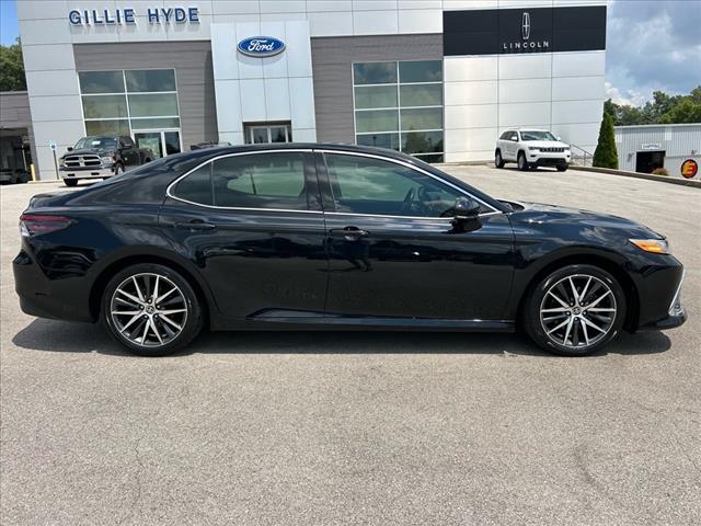 2022 Toyota Camry Hybrid XLE