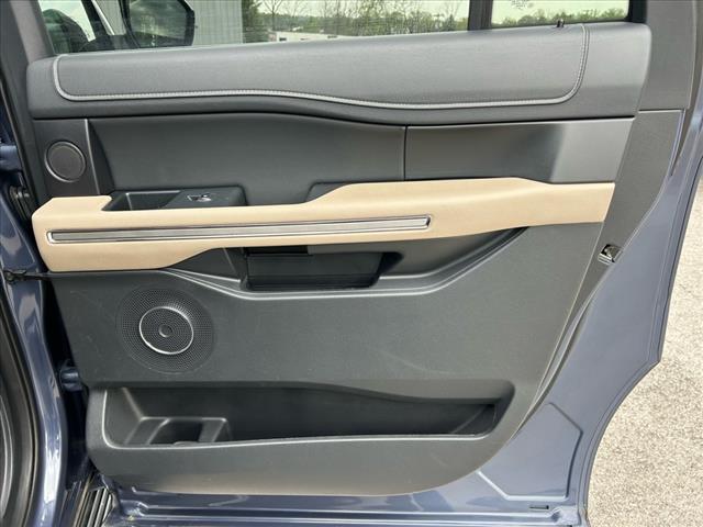 2023 Ford Expedition MAX Limited 4x4 w/EcoBoost