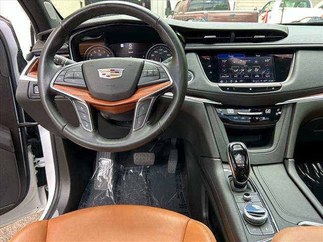 2021 Cadillac XT5 Premium Luxury