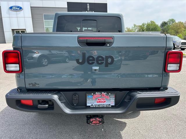 2025 Jeep Gladiator NightHawk